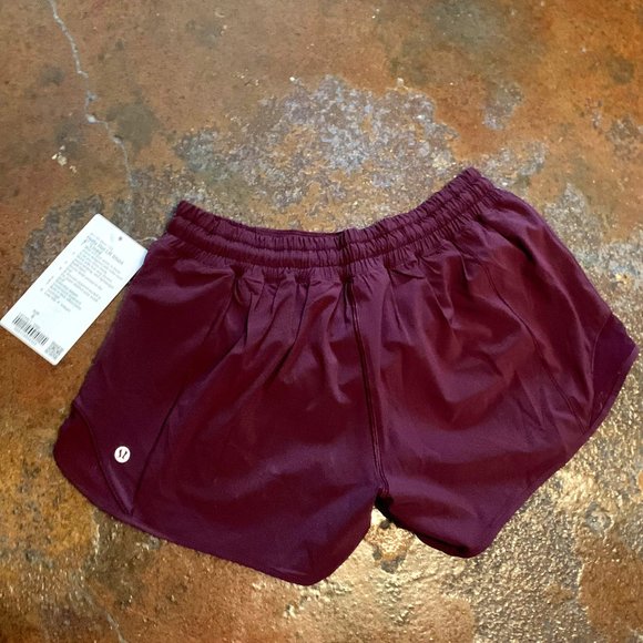 lululemon athletica Pants - Lululemon Hotty Hot Low Rise 4" running shorts